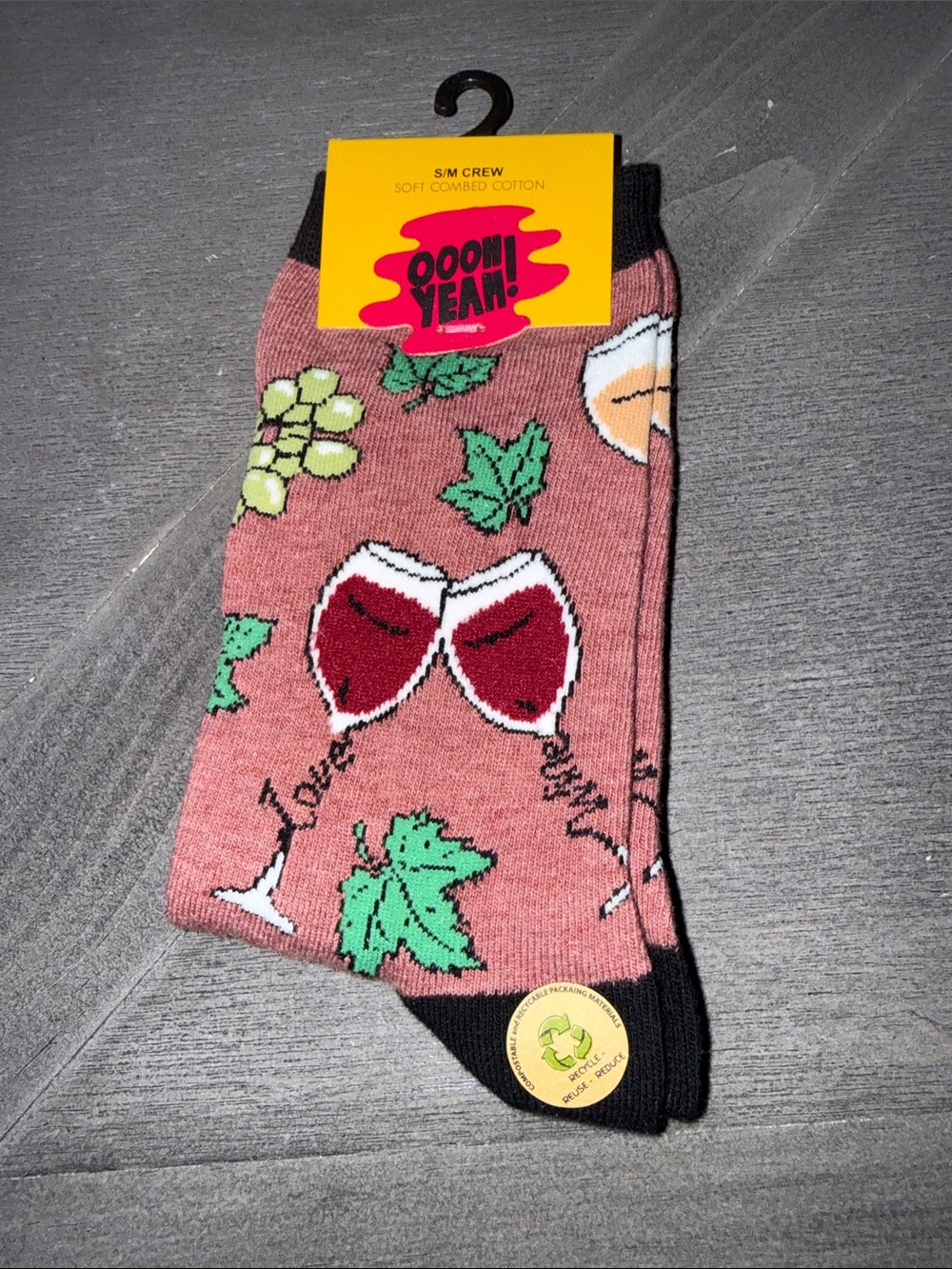 Women’s Dusty Pink Wine Glass Crew Socks